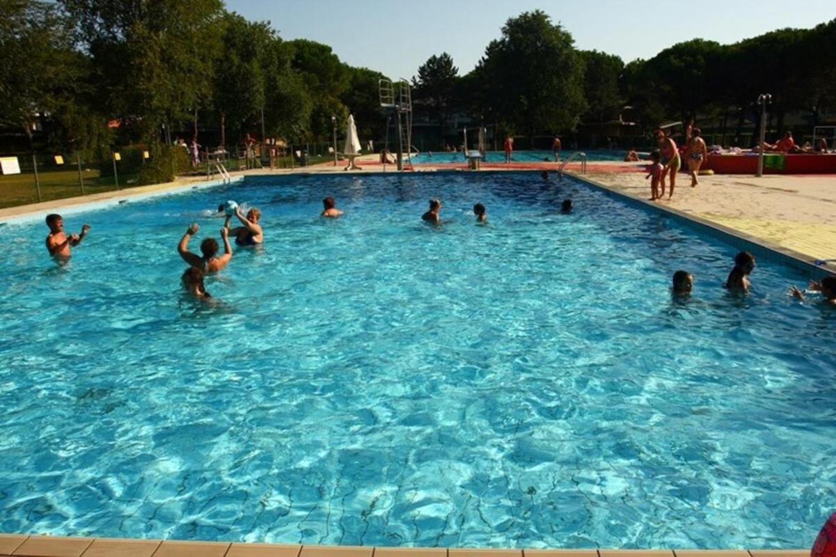 Apartment House With Balcony And Swimming Pool Bibione