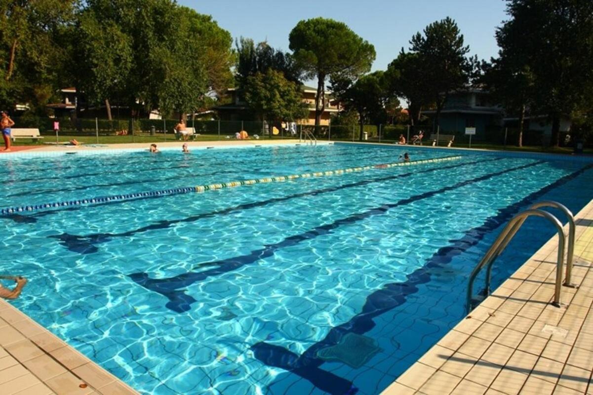 House With Balcony And Swimming Pool Apartment Bibione